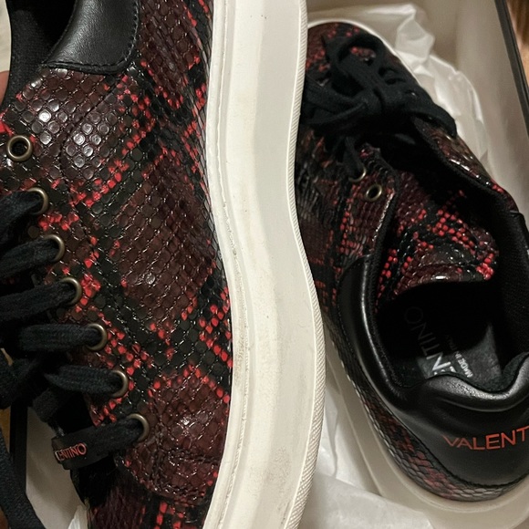 COPY - VALENTINO BY MARIO VALENTINO
Fresia Snake-Print Platform Sneakers - Picture 8 of 8